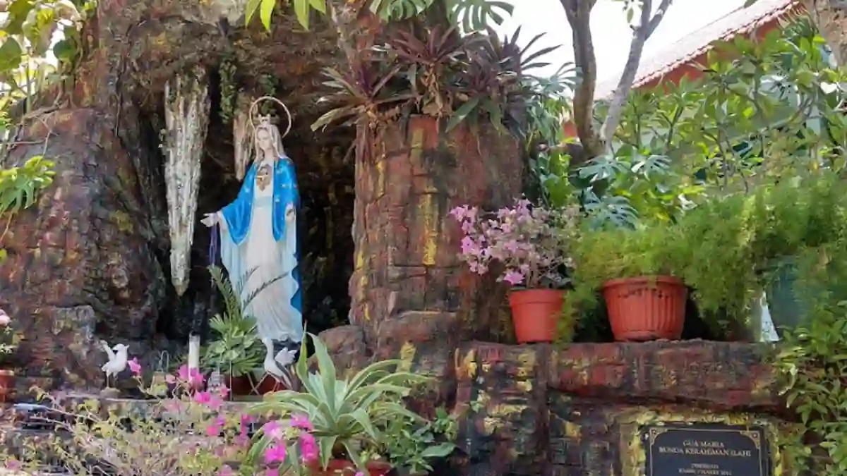 Gua Maria Kerahiman Ilahi