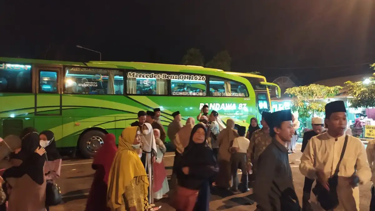 Harga Sewa Bus Ziarah Wali 5 Terbaru