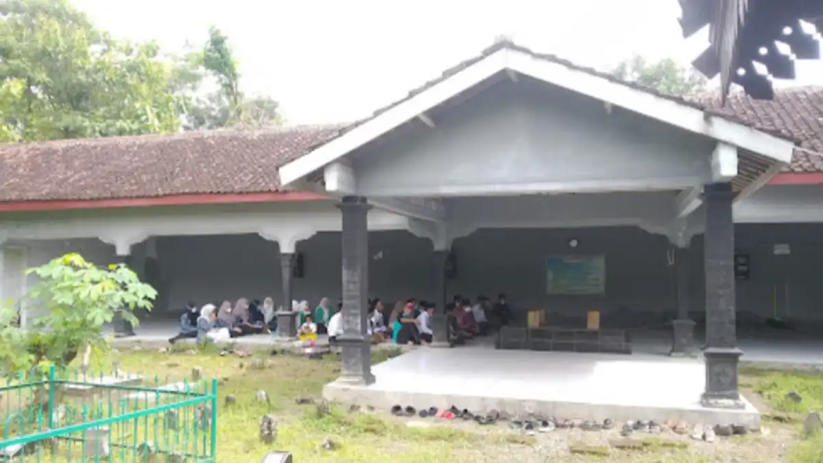 Makam Simbah Kyai Mohammad Thoyyib