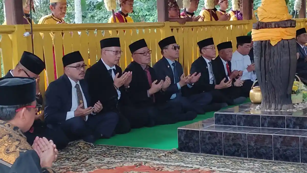 Tradisi Ziarah Makam Daeng Mangkona