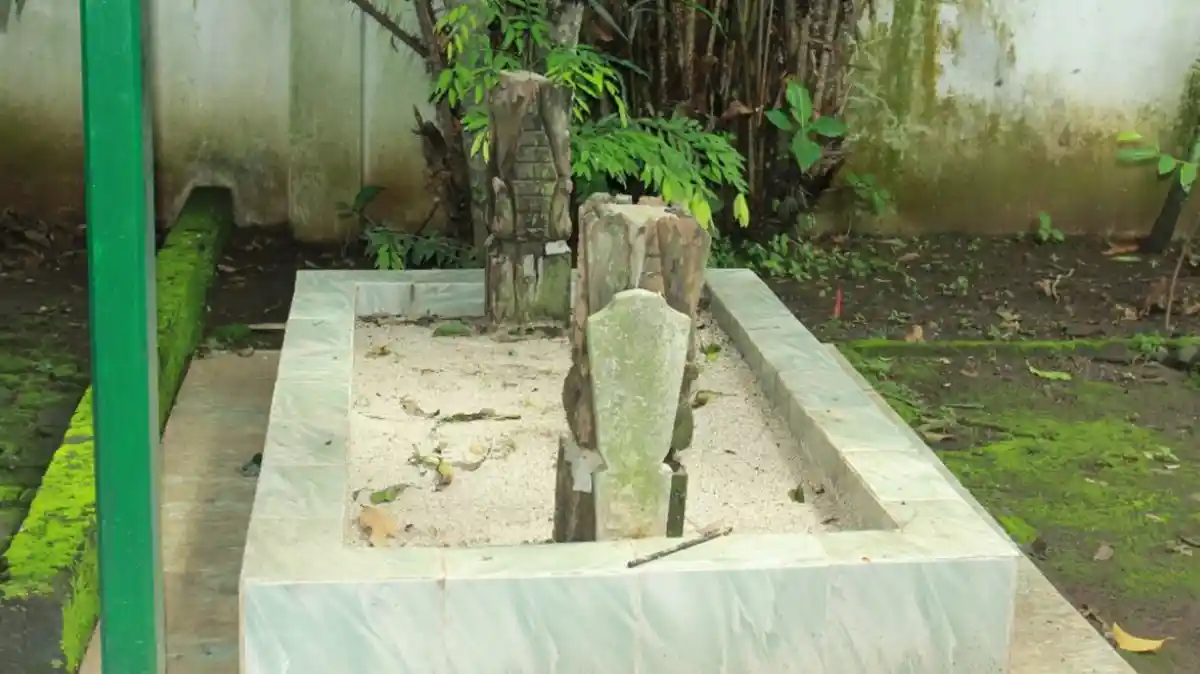 1. Makam Wali Ki Ageng Gribig