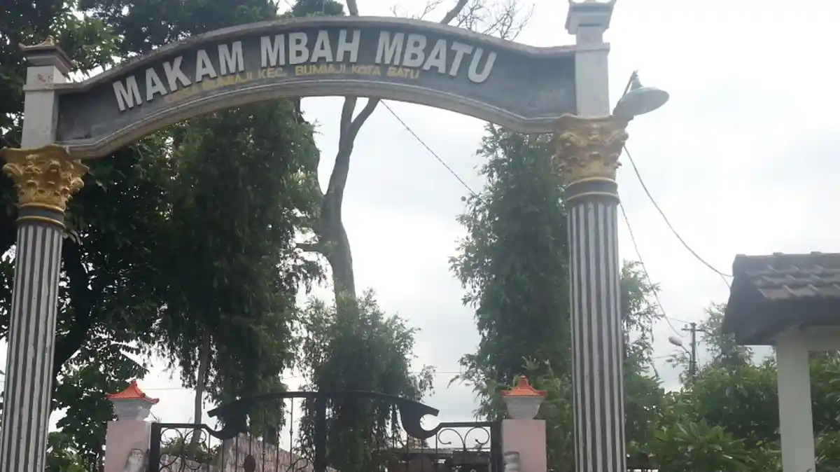 4. Makam Ulama Mbah Batu