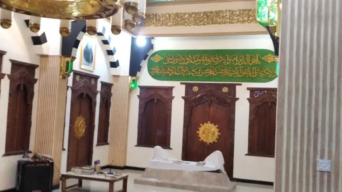 6. Makam Syeh Muchsin Al Qurbi