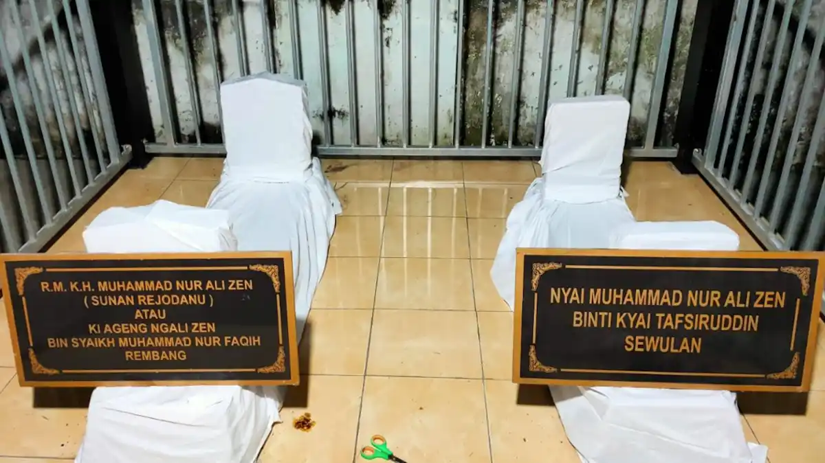 7. Makam Sunan Rejodanu