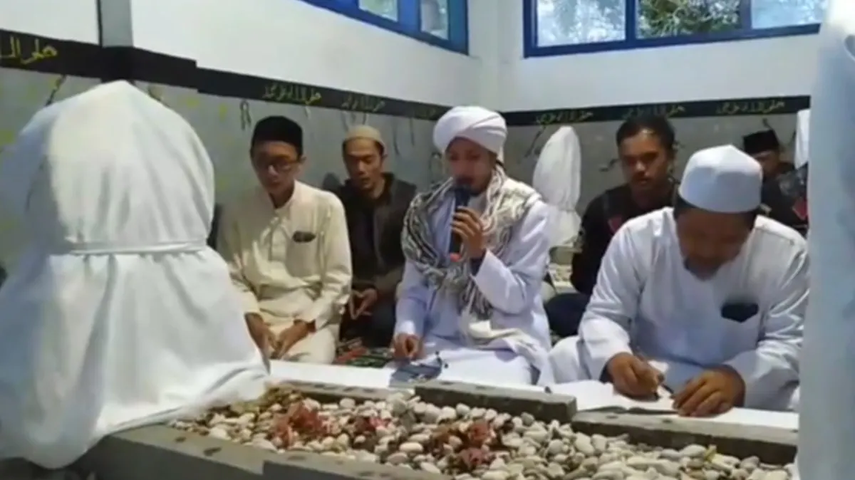 8. Makam Syekh Eyang Alimudin