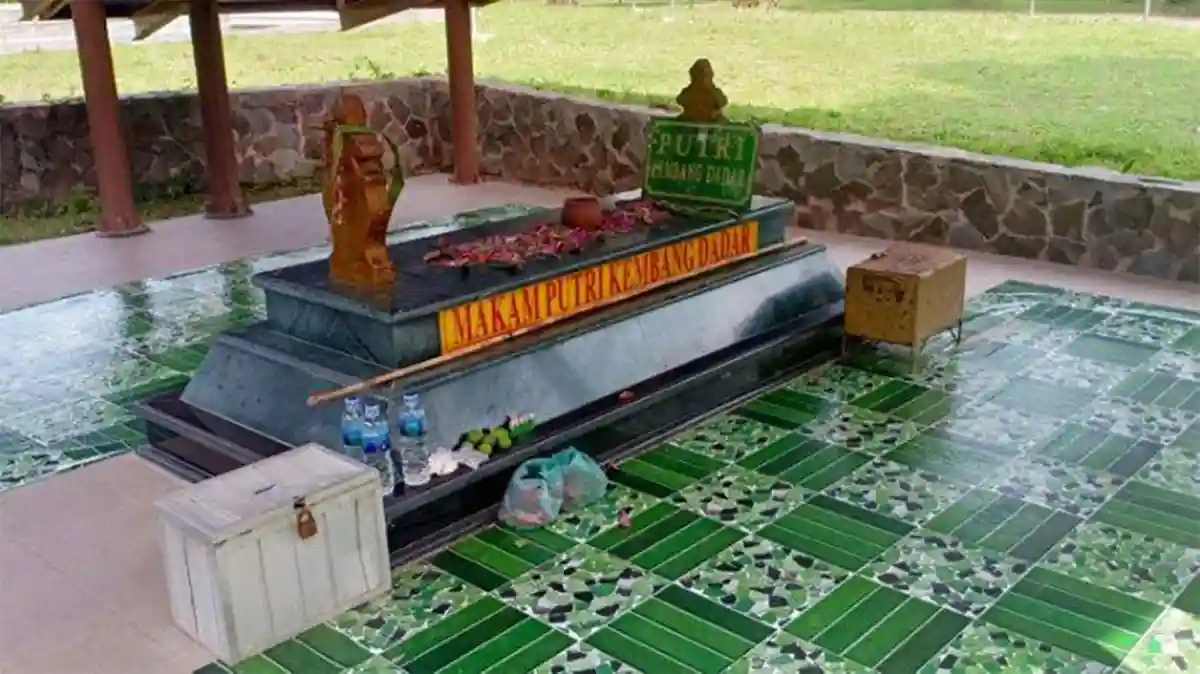 Alamat Makam Putri Kembang Dadar