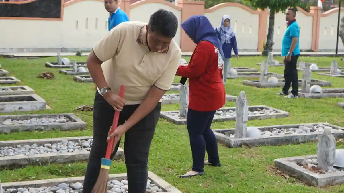 Cara Merawat Makam Sesuai Syariat Islam