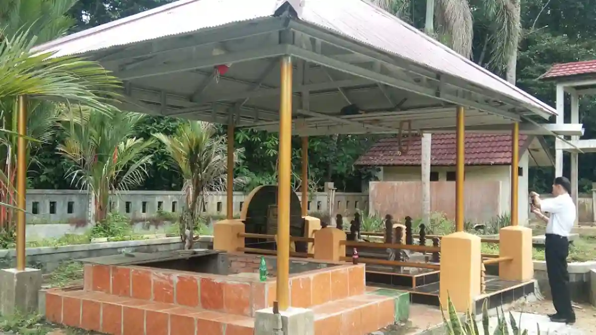 Fasilitas di Makam Putri Mayang Sari