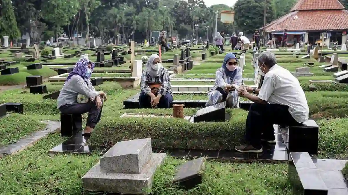 Kata Kata Ziarah ke Makam Ibu yang Mengharukan