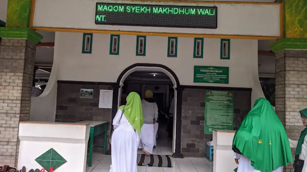 Kegiatan Makam Syekh Makdum Wali Karanglewas