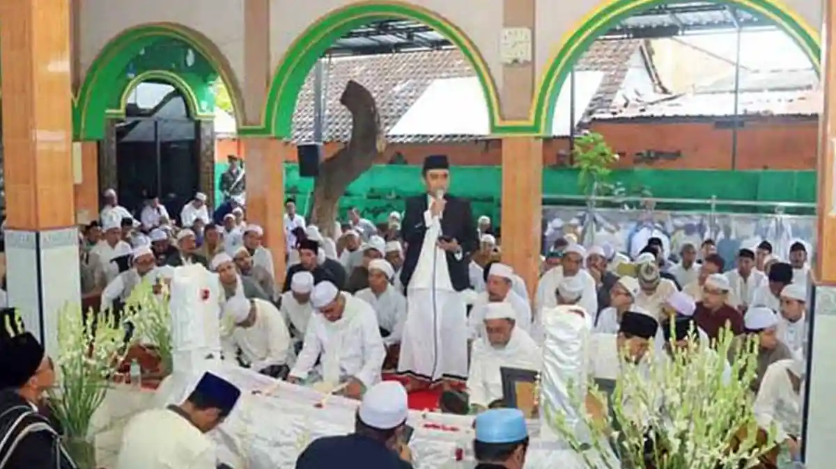 Kegiatan Ziarah di Makam Mbah Slagah