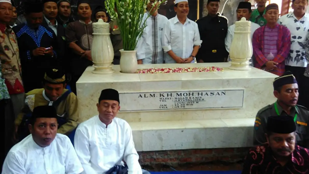 Makam KH Hasan Genggong