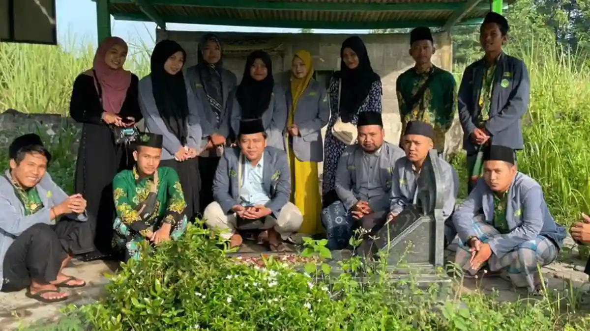 Makam Nyai Hj. Umroh Mahfudzoh