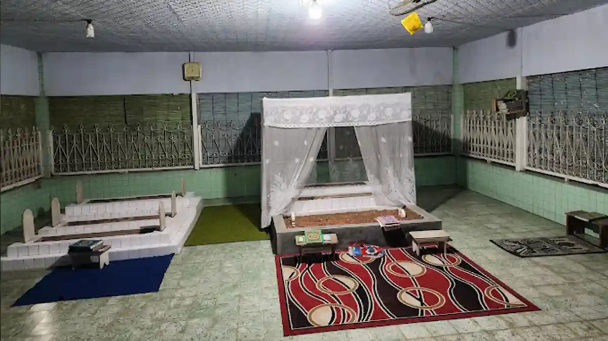 Makam Waliyullah Simbah Kyai Syafi'i Salah Satu Tempat Ziarah di Pekalongan