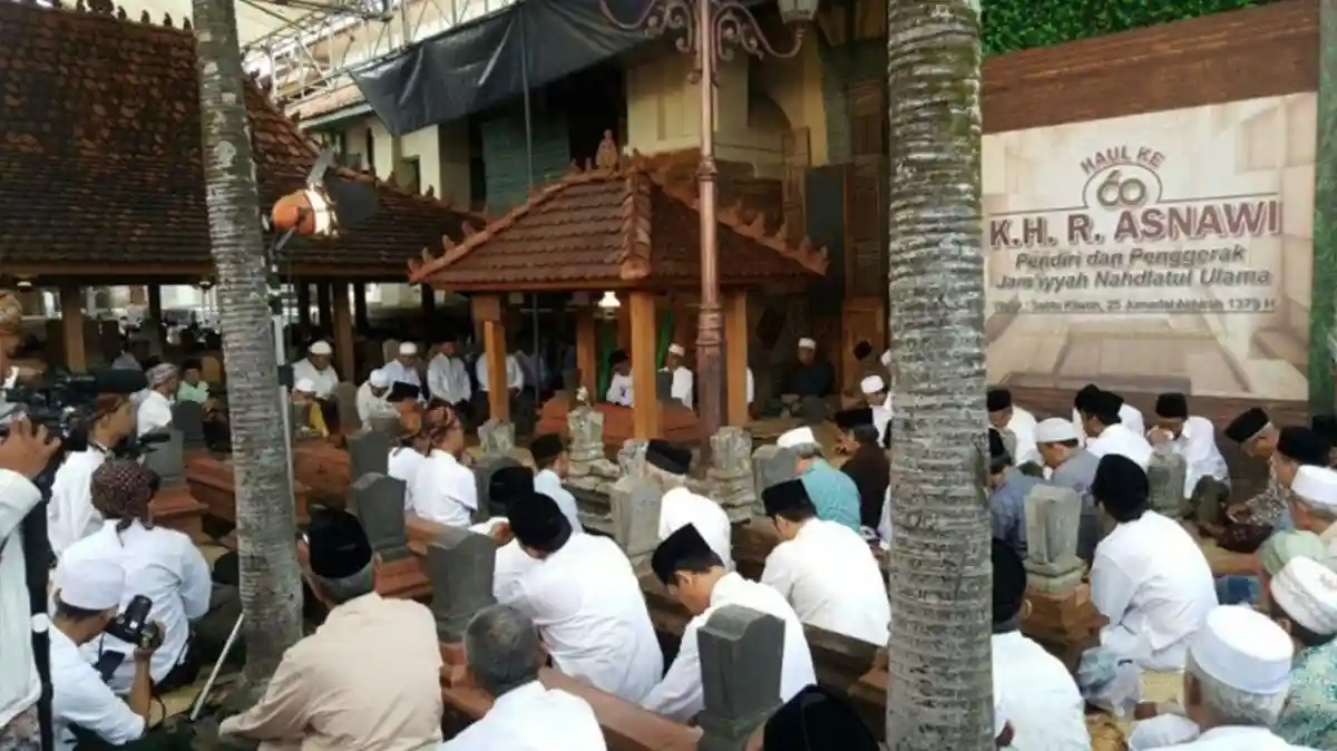 Membangun Jaringan Komunitas Adalah Manfaat Ziarah ke Makam Wali