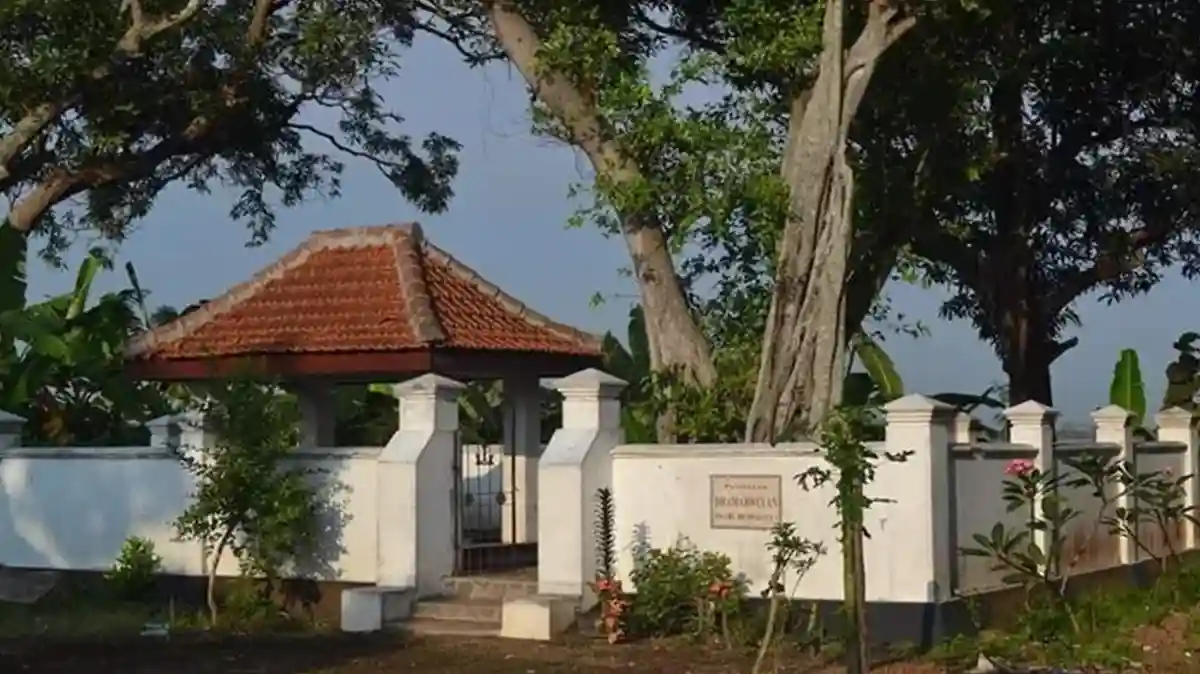 Sejarah Makam Damar Wulan