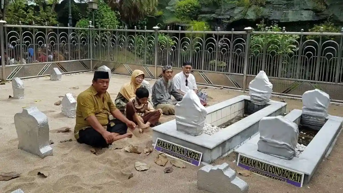 Ziarah Sunan Ampel